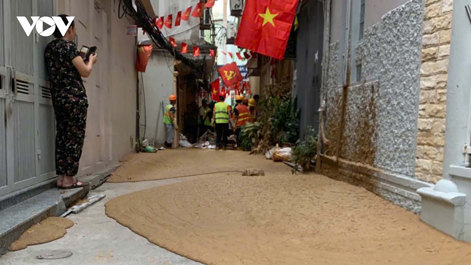 Lại xảy ra phun trào bùn thải ở khu vực thi công ga ngầm Metro Nhổn - Ga Hà Nội