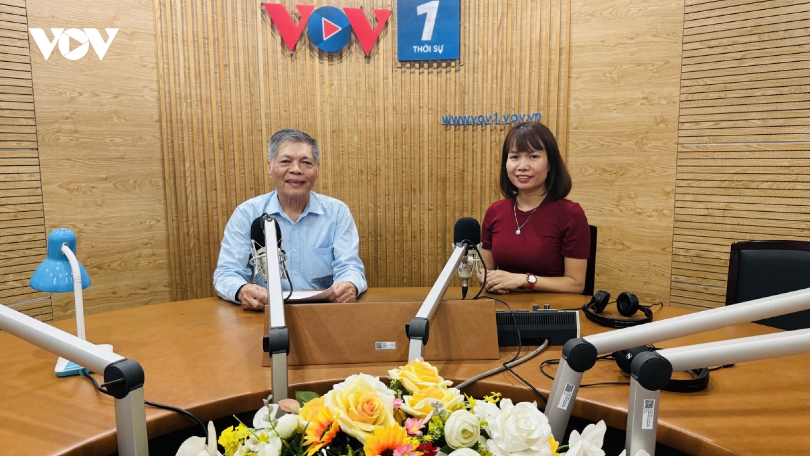 Miễn học phí - Giảm gánh nặng cho người dân