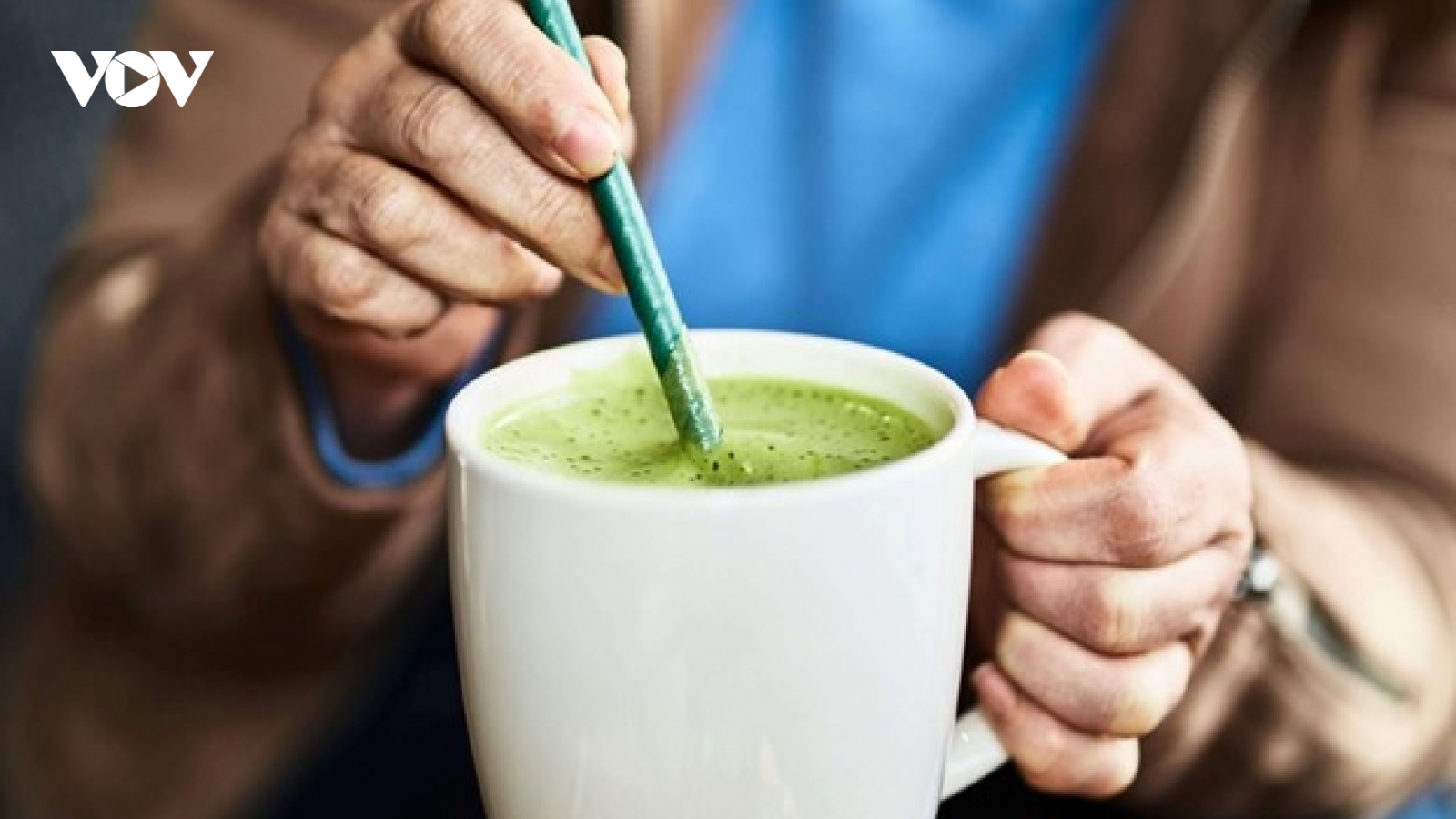 Uống loại nước vạn người mê mỗi tuần, nữ y tá phải nhập viện khẩn cấp