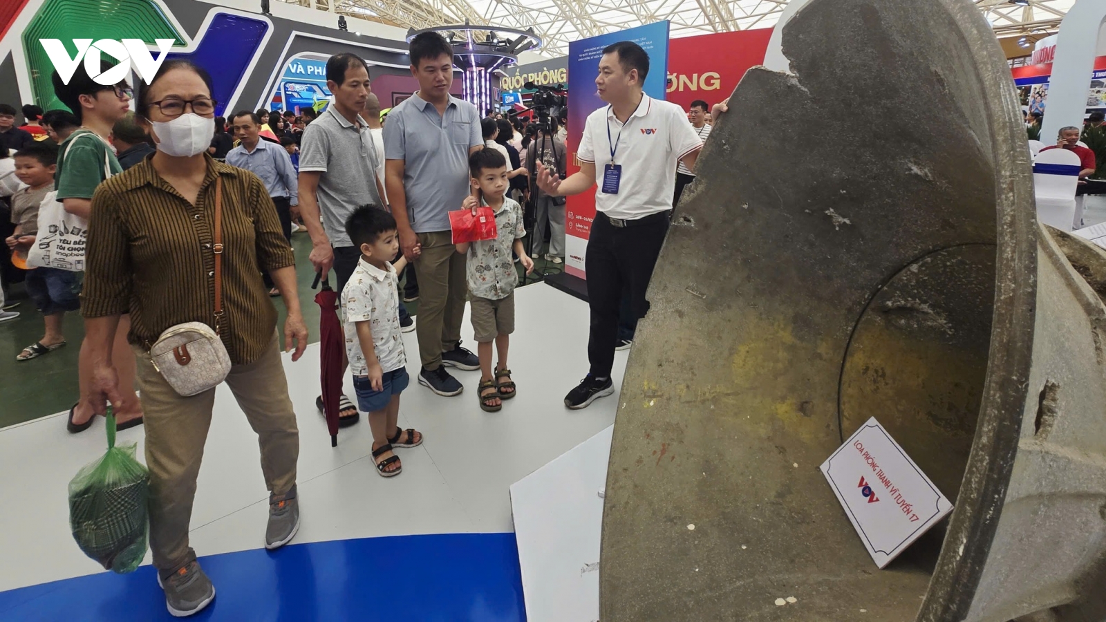 Loa phóng thanh "Chứng nhân lịch sử" thu hút công chúng tại Triển lãm quốc gia