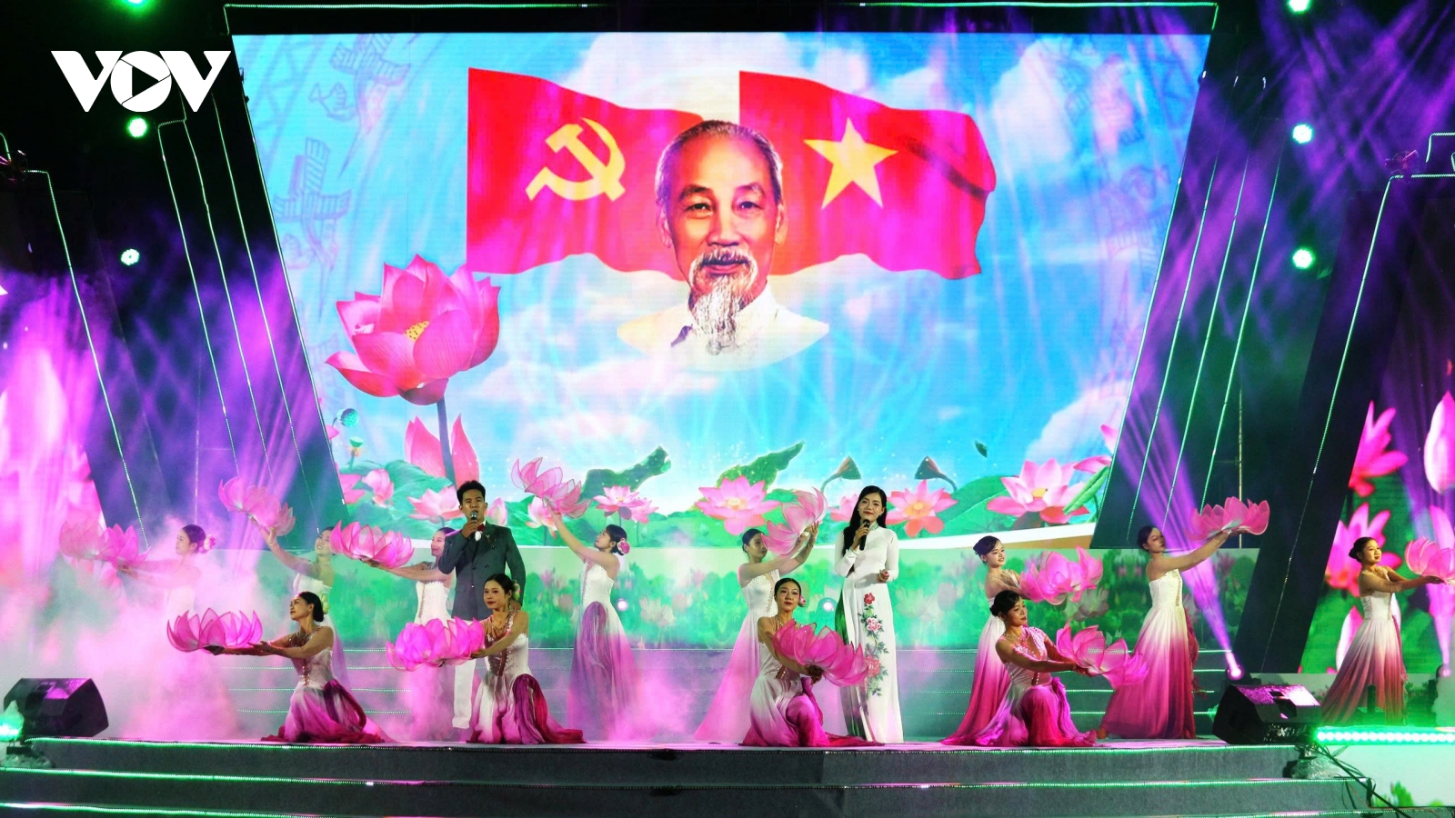 Nhiều hoạt động văn hóa sôi nổi, ý nghĩa mừng Quốc khánh 2/9 tại Cần Thơ, Đồng Tháp