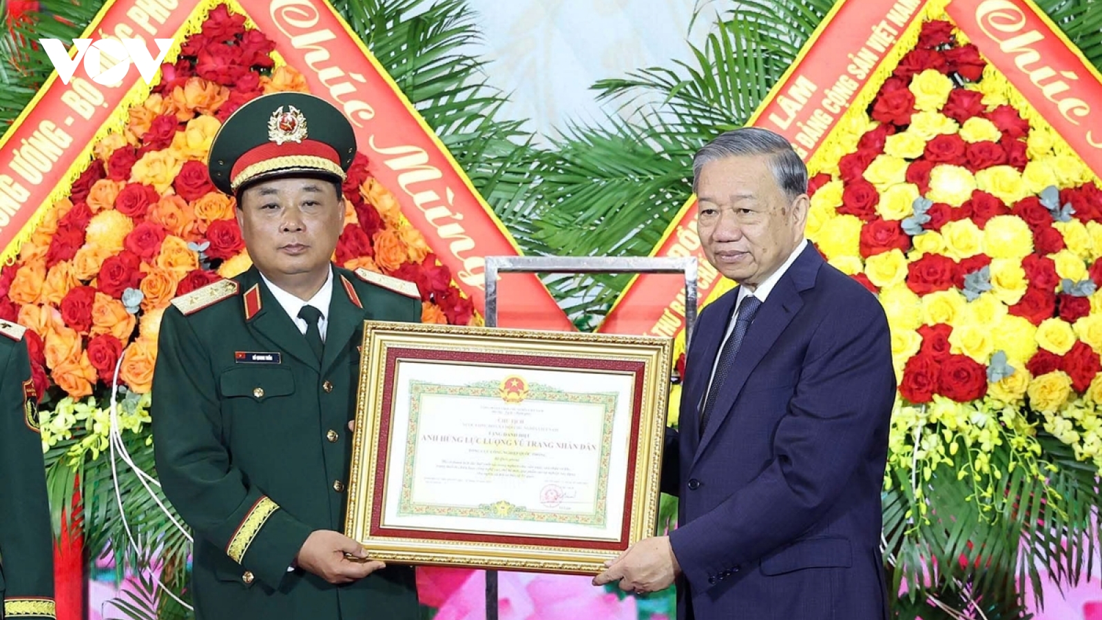 Tổng Bí thư trao danh hiệu Anh hùng LLVTND cho Tổng cục Công nghiệp quốc phòng