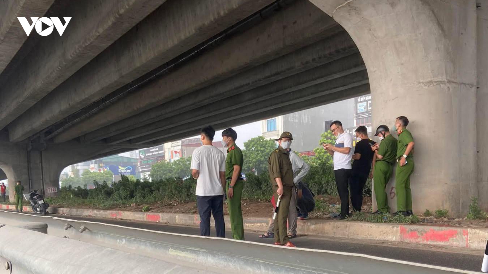 Phát hiện thi thể dưới gầm đường Vành đai 3, Hà Nội