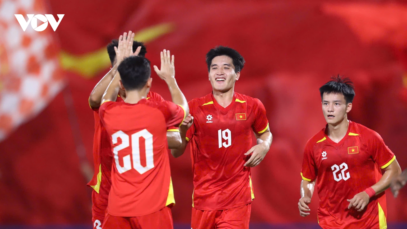 Toàn cảnh U23 Việt Nam 2-0 U23 Bangladesh: Đầu xuôi, mong đuôi lọt