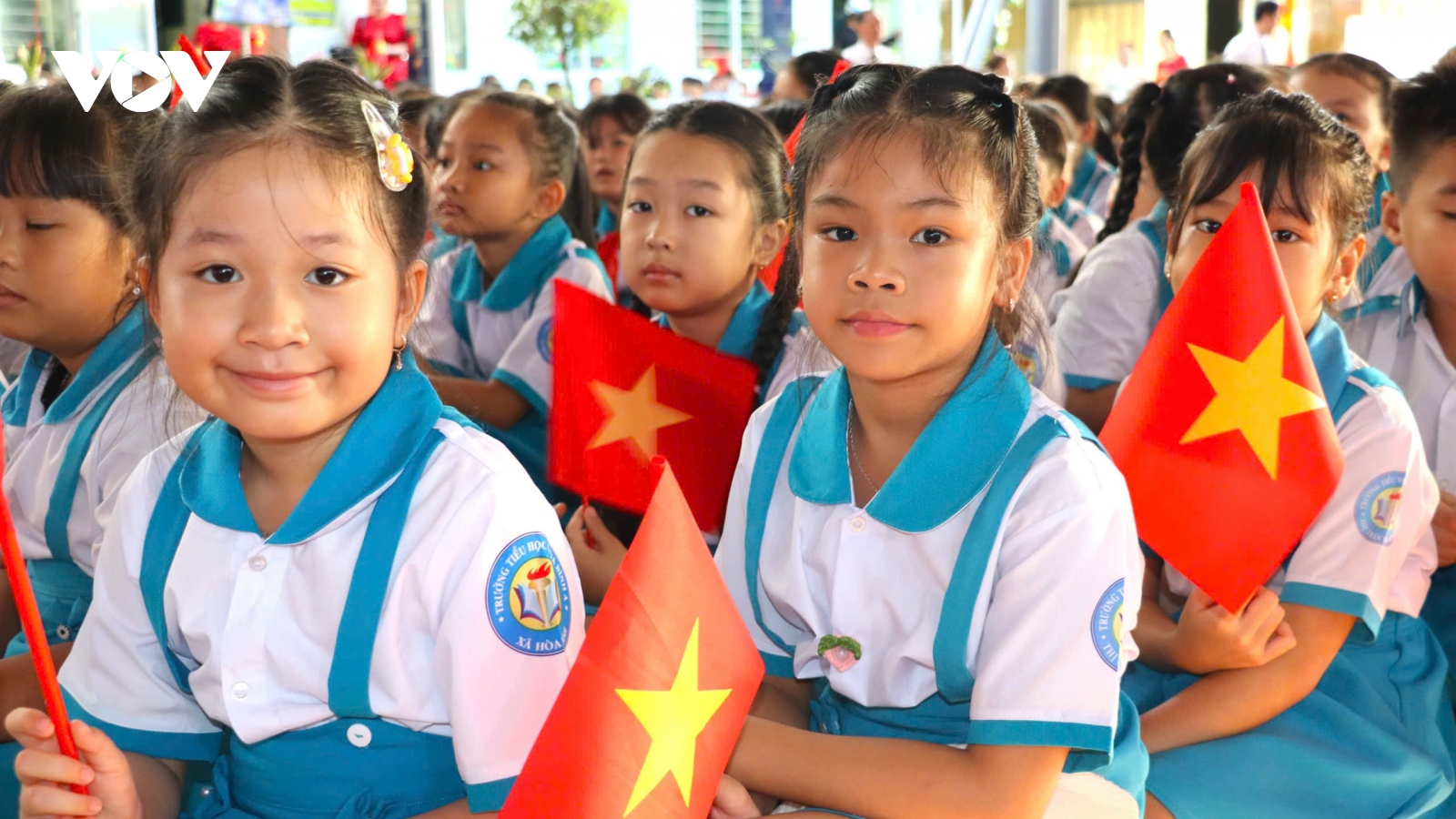 Áp lực đồng phục đầu năm học: Nỗi lo của nhiều phụ huynh