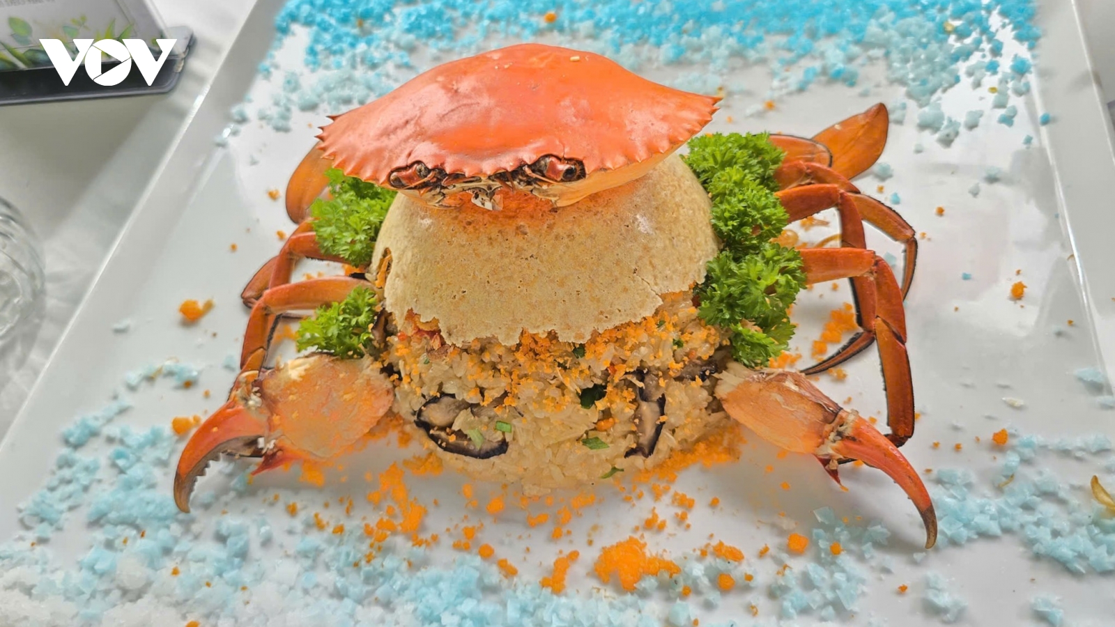 “Đầu bếp tài năng” đưa sản vật tôm, cua Cà Mau “lên mâm' đầy đặc sắc