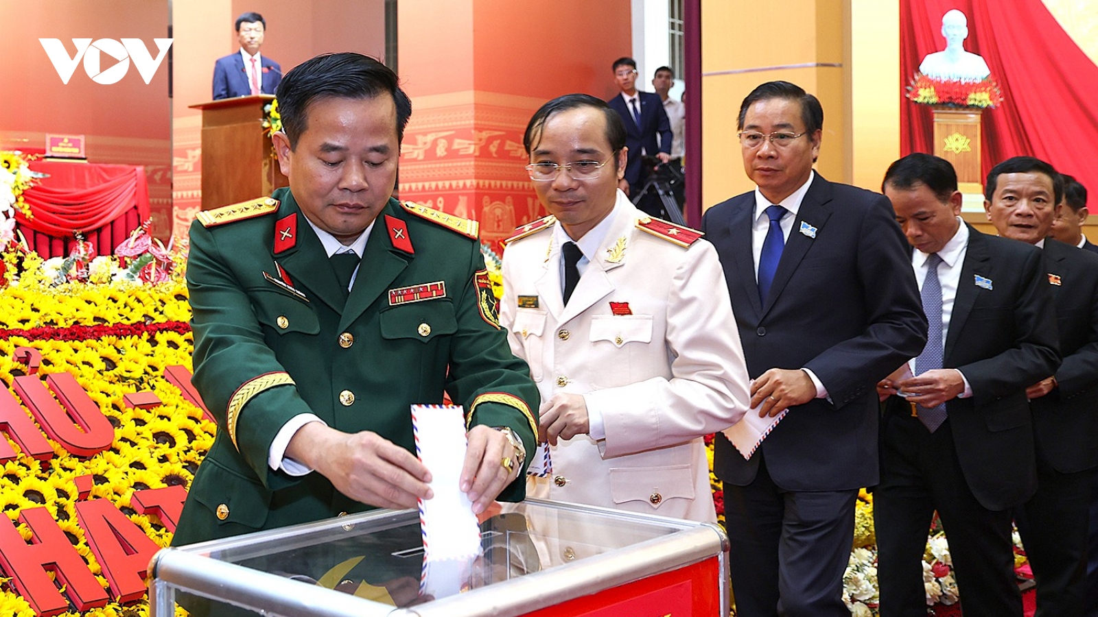 Hà Tĩnh phát động ủng hộ đồng bào bị thiệt hại do bão số 10