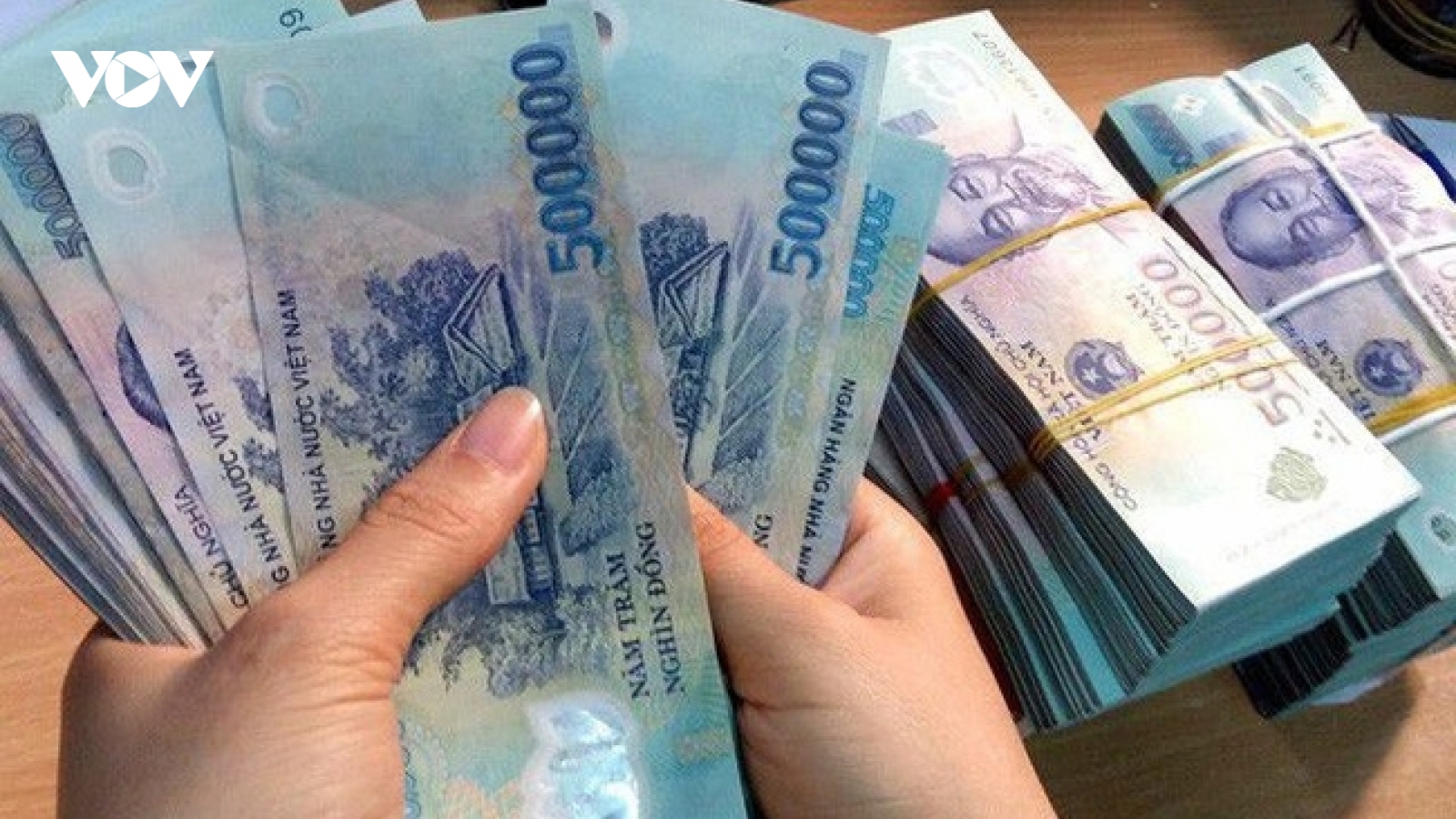 Có nên chấp nhận lại người con dâu tham phú, phụ bần?