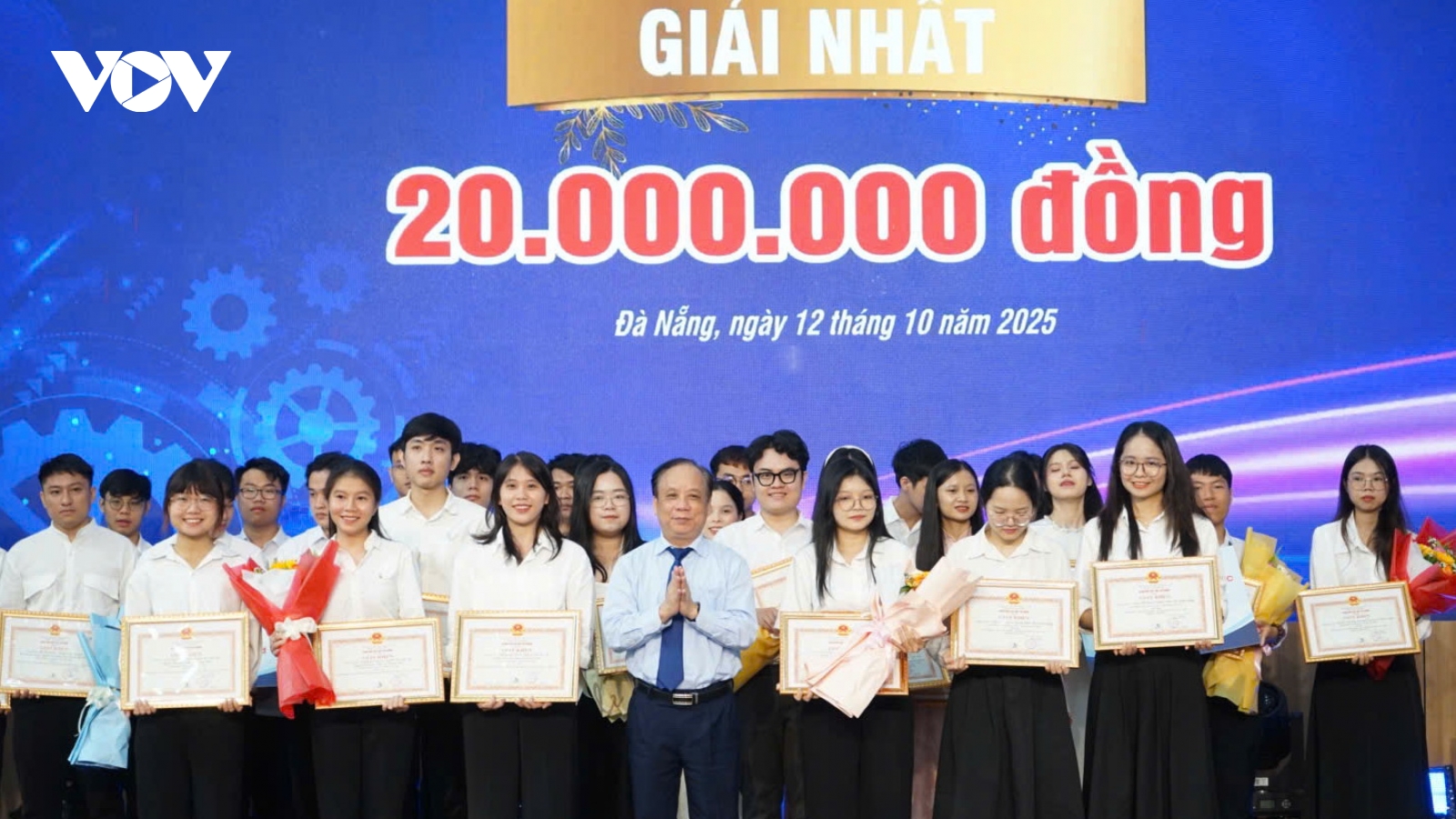 Trao Giải thưởng Sinh viên Nghiên cứu khoa học và Festival Sáng tạo trẻ