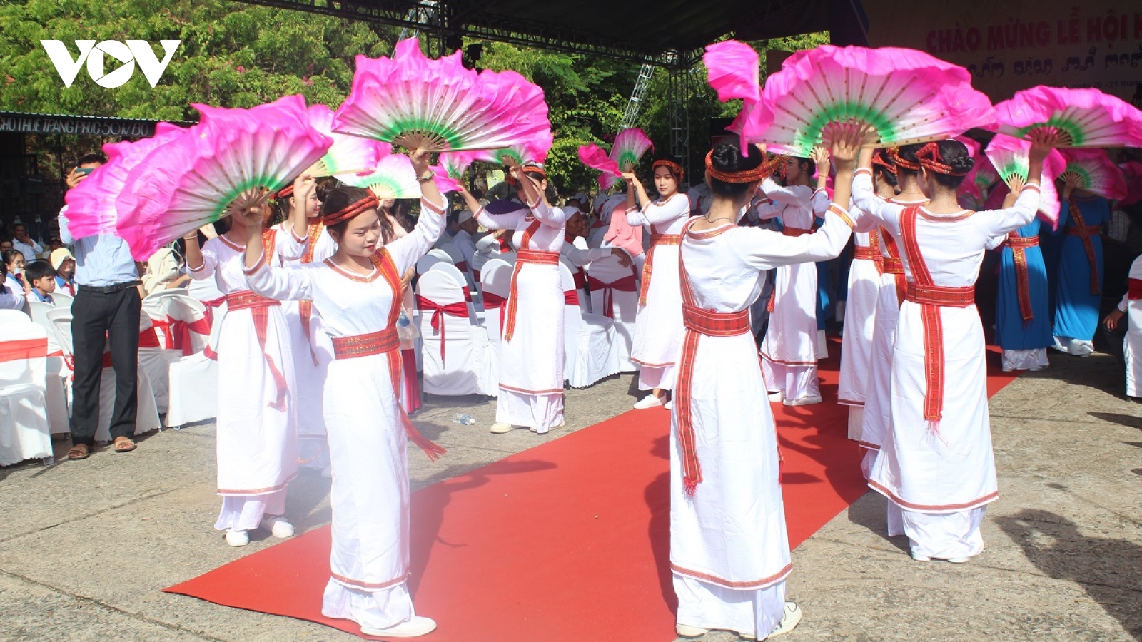 Tưng bừng Lễ hội Katê năm 2025 tại tháp Pô Sah Inư