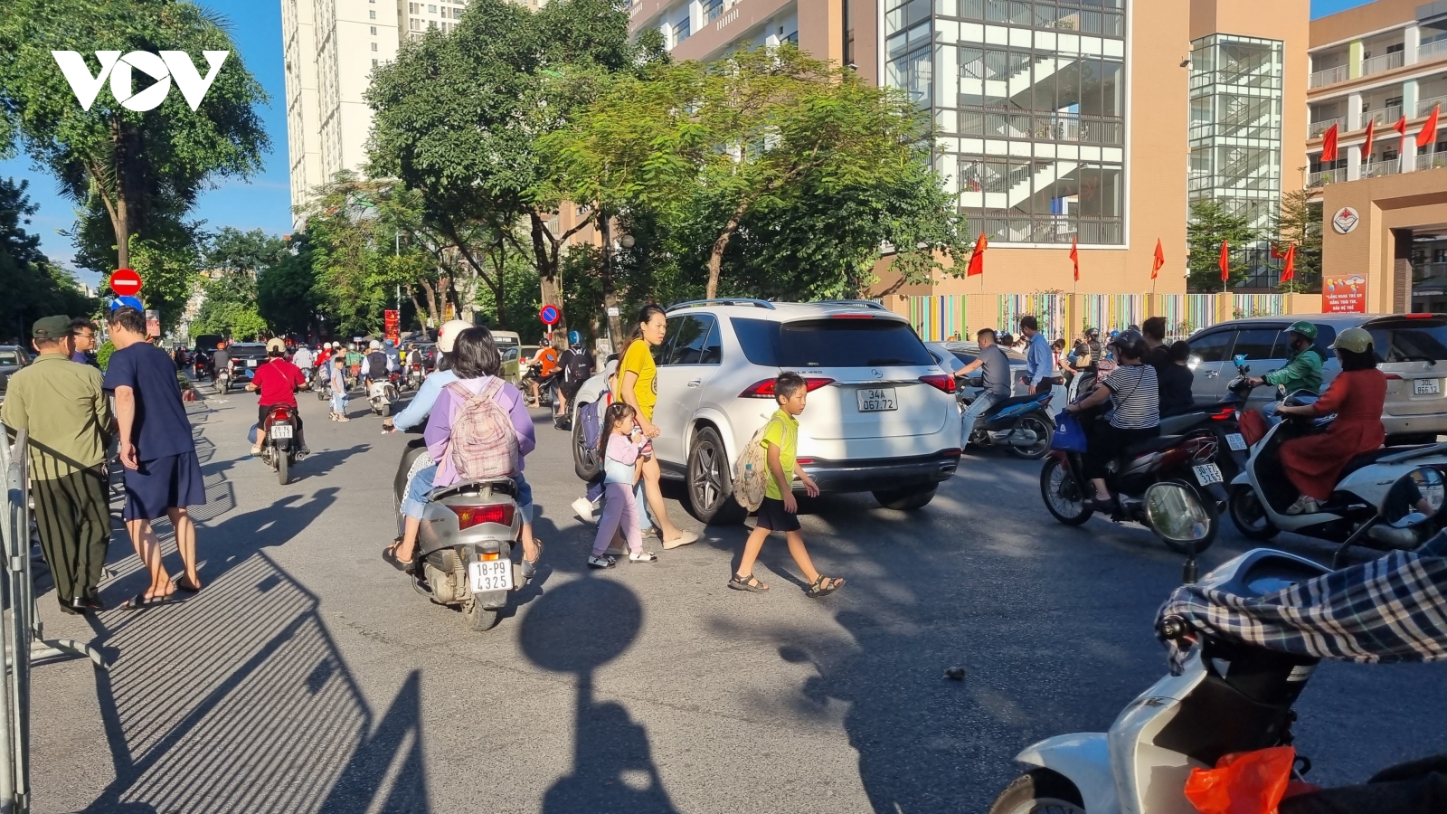 Giải pháp nào cải thiện an toàn giao thông khu vực trường học?