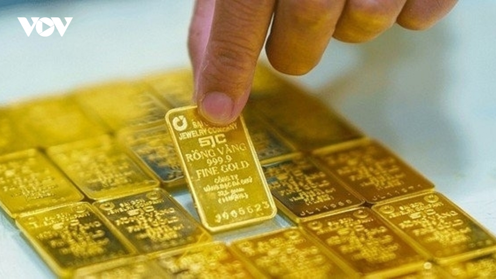 Giá vàng hôm nay 22/10: Giá vàng "rơi tự do", giảm 239 USD/ounce