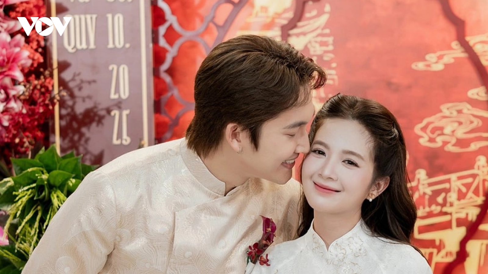 Sao Việt 31/10: Đình Tú – Ngọc Huyền tình tứ trong lễ ăn hỏi