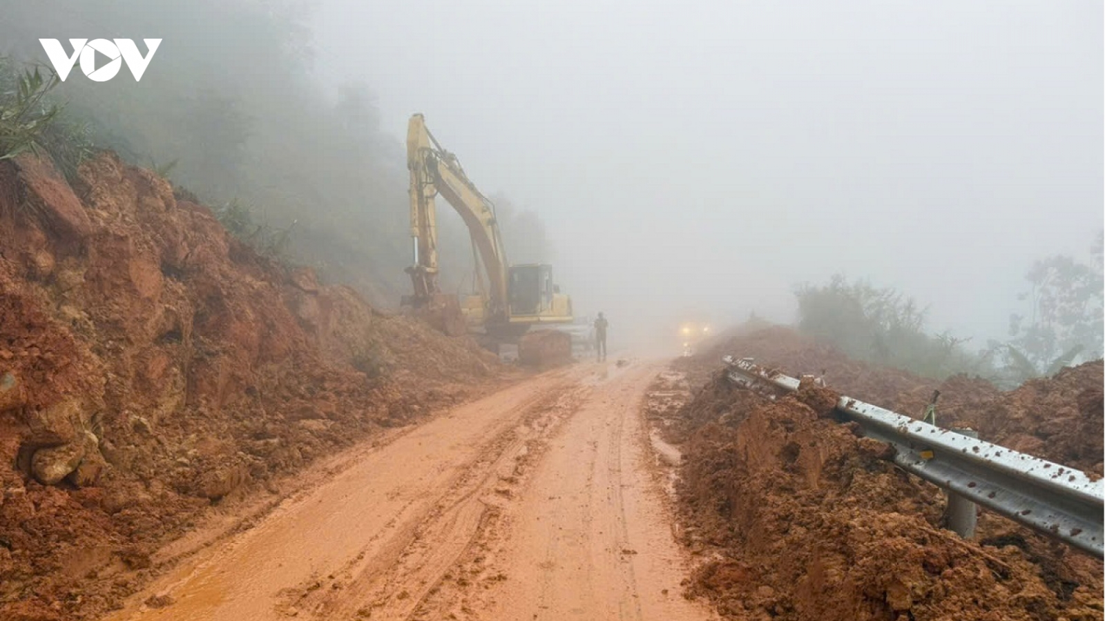 Đã thông tuyến qua đèo Đại Ninh trên Quốc lộ 28B