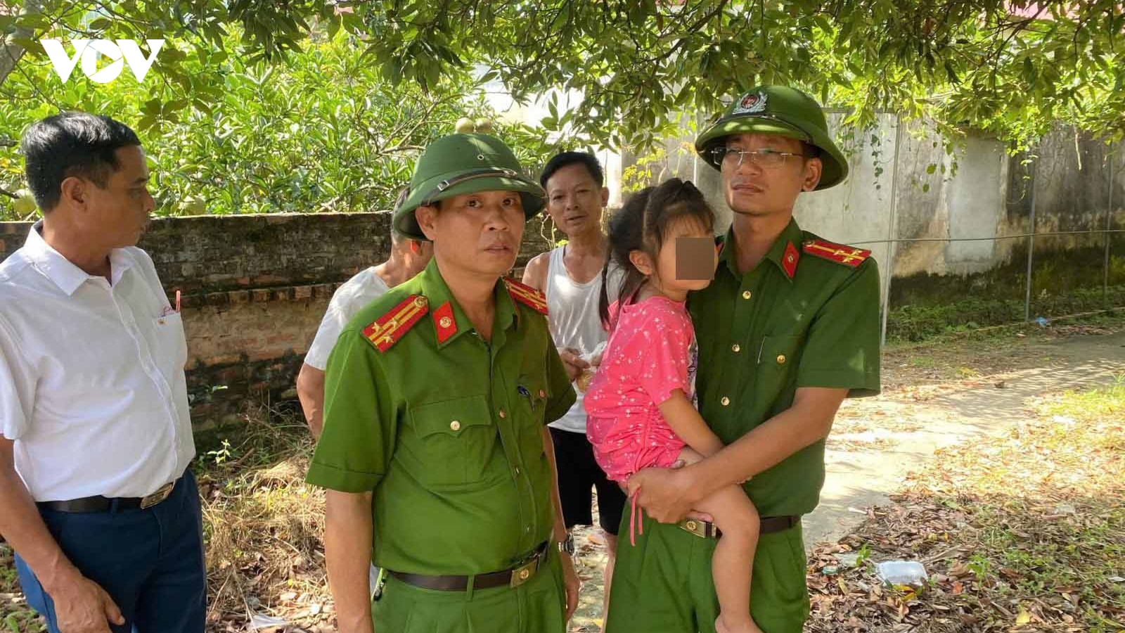 Giải cứu thành công cháu bé 4 tuổi, bị bố đẻ đe dọa treo cổ ở Bắc Ninh