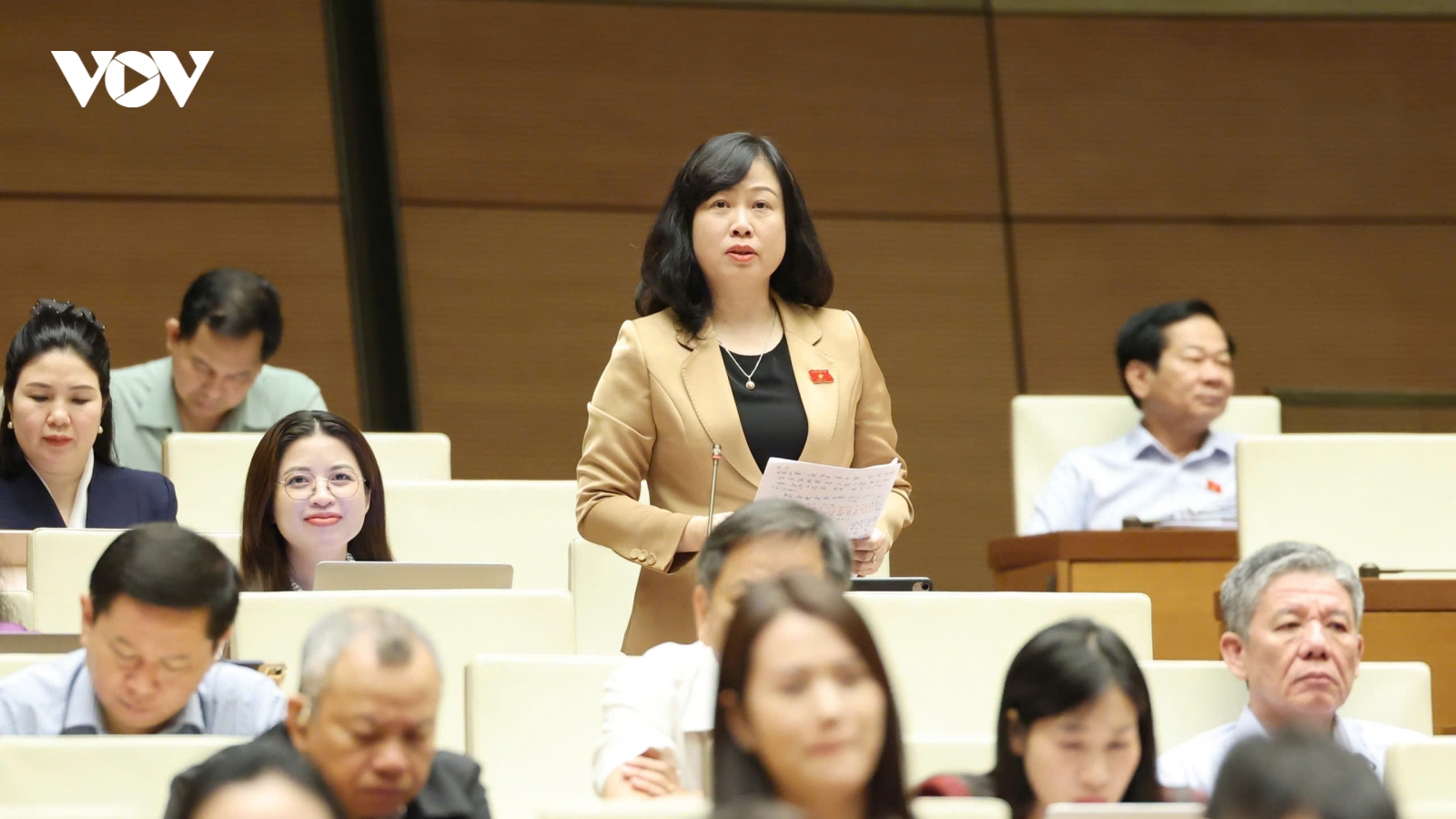 Đề xuất coi hành vi hành hung nhân viên y tế là chống người thi hành công vụ