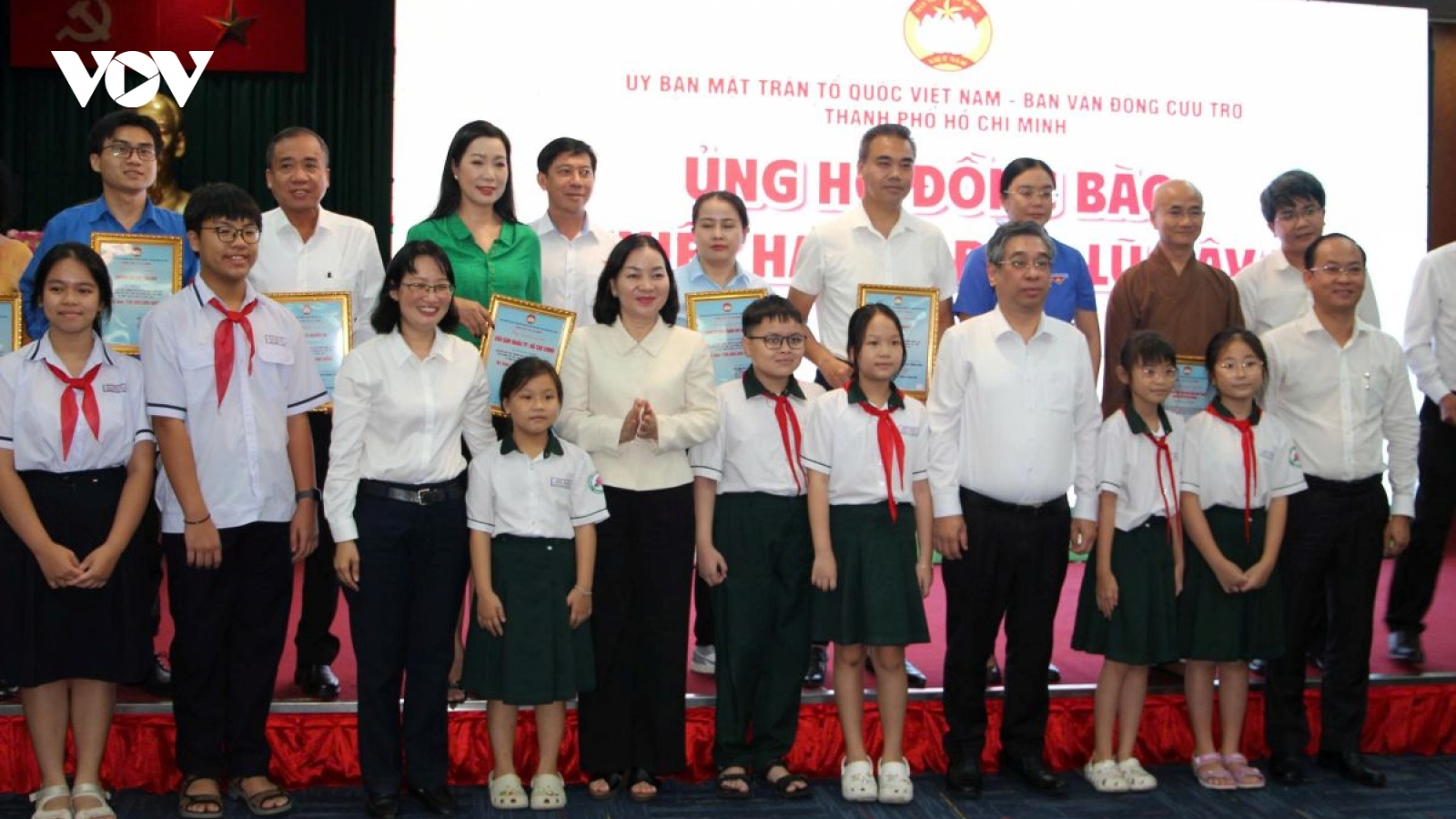 Hơn 35 tỷ đồng được quyên góp tại lễ phát động hỗ trợ đồng bào bị bão số 10