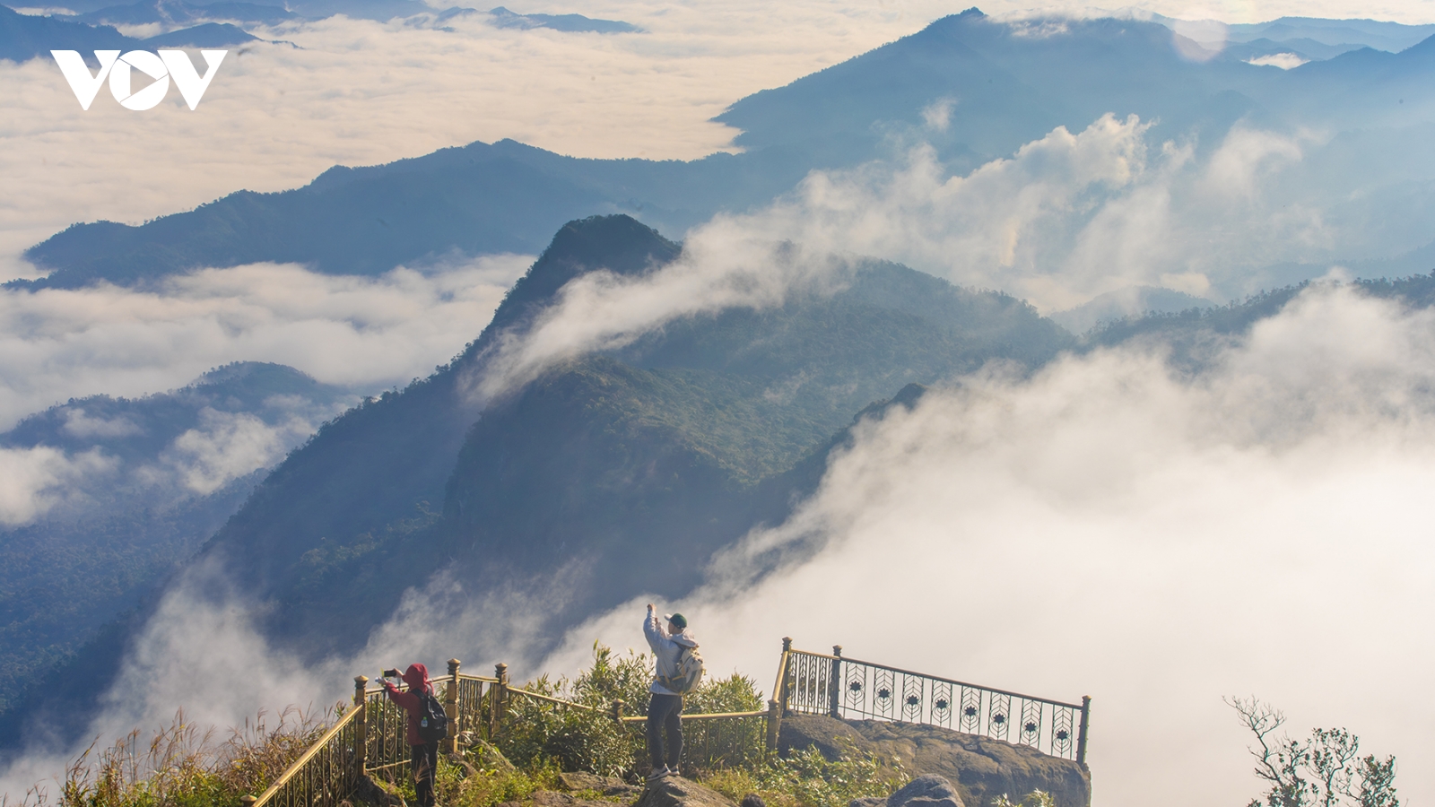 Sớm mùa Thu trên đỉnh non thiêng Yên Tử