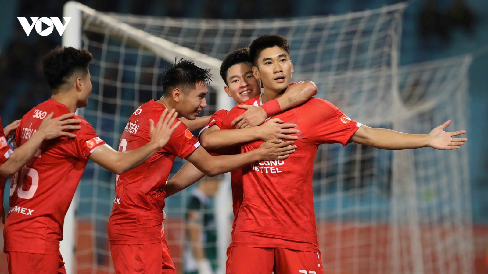 Sau vòng 7 V-League 2025/2026: Ngũ mã đua vô địch