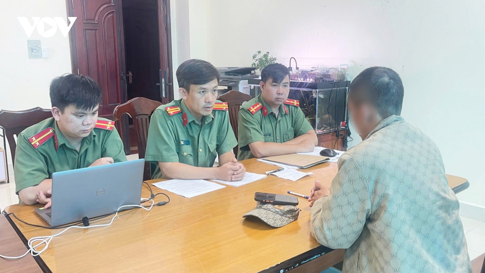 Nóng 24h: Xử lý 4 người tung tin sai sự thật về cảnh sát cơ động tại sân bay