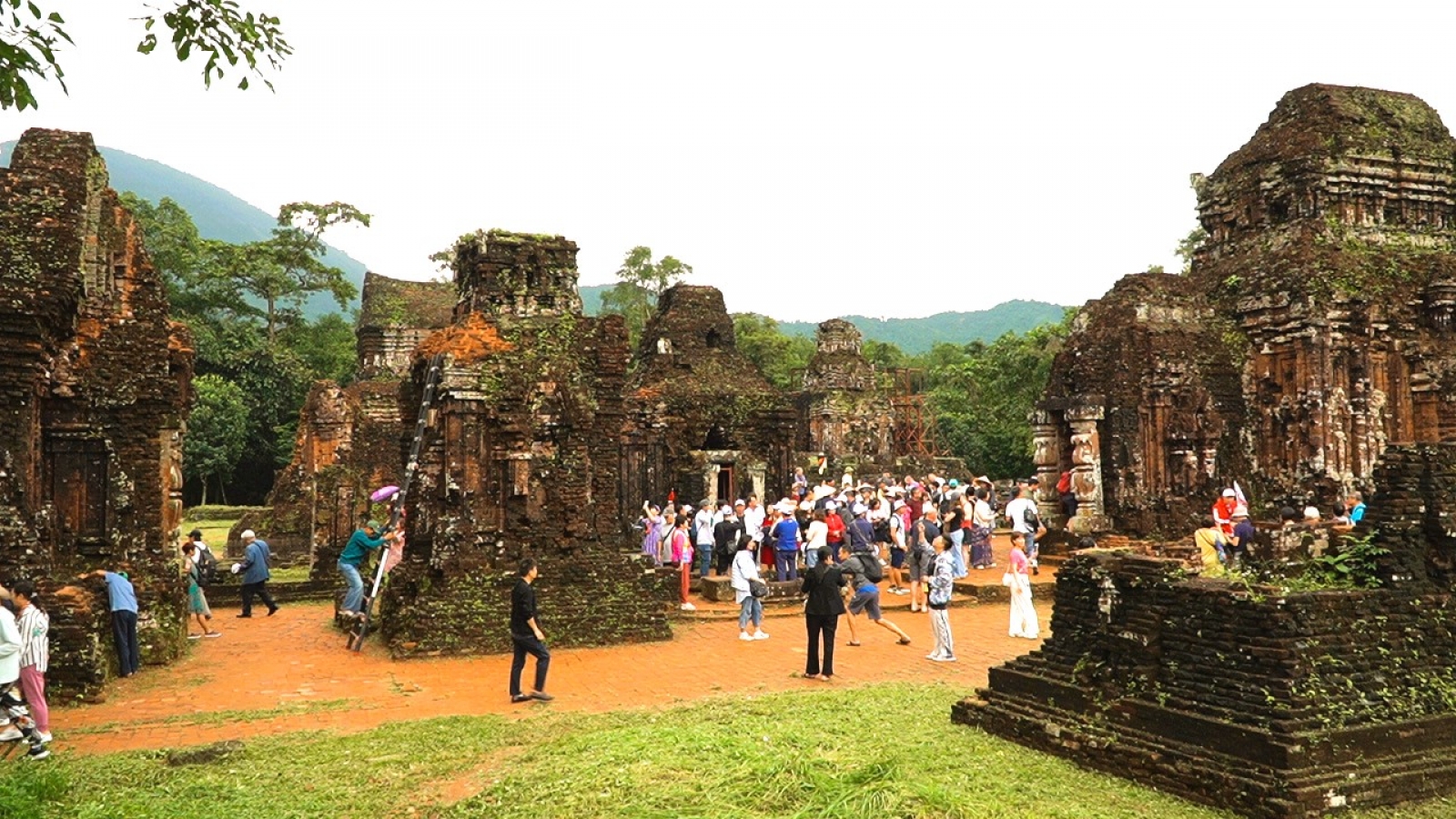 Mỹ Sơn sau 25 năm được UNESCO vinh danh: Vẫn là bài toán bảo tồn và khai thác