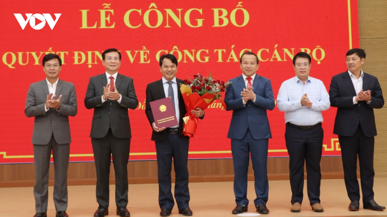 Lâm Đồng điều động, luân chuyển nhiều cán bộ sở, ngành