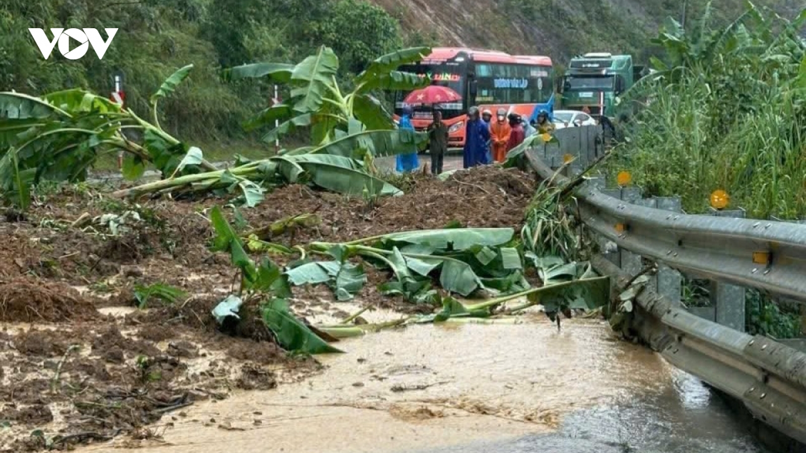Heavy rain triggers landslides, flooding across Central Vietnam