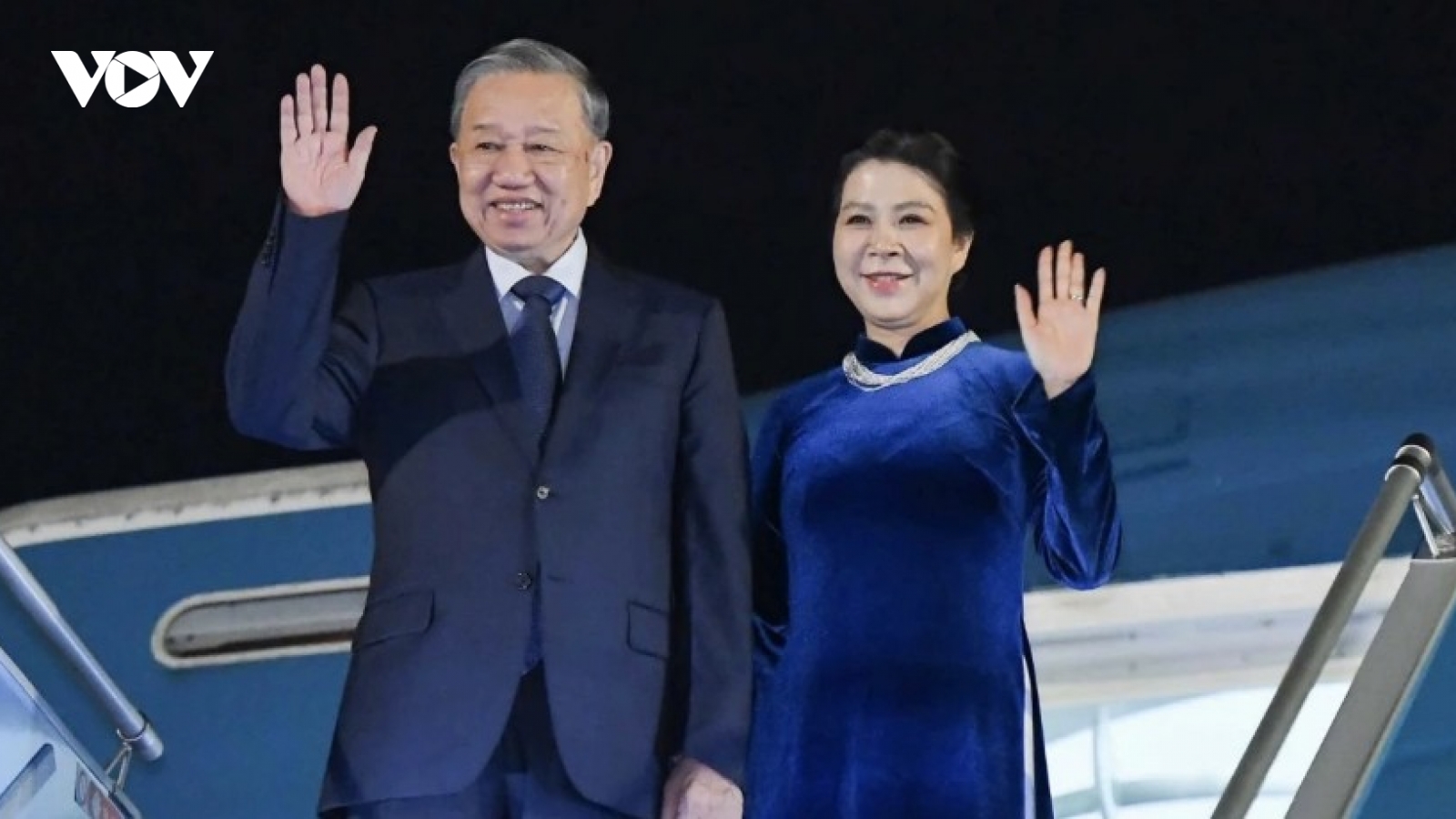 Party chief To Lam departs Hanoi for official visit to UK