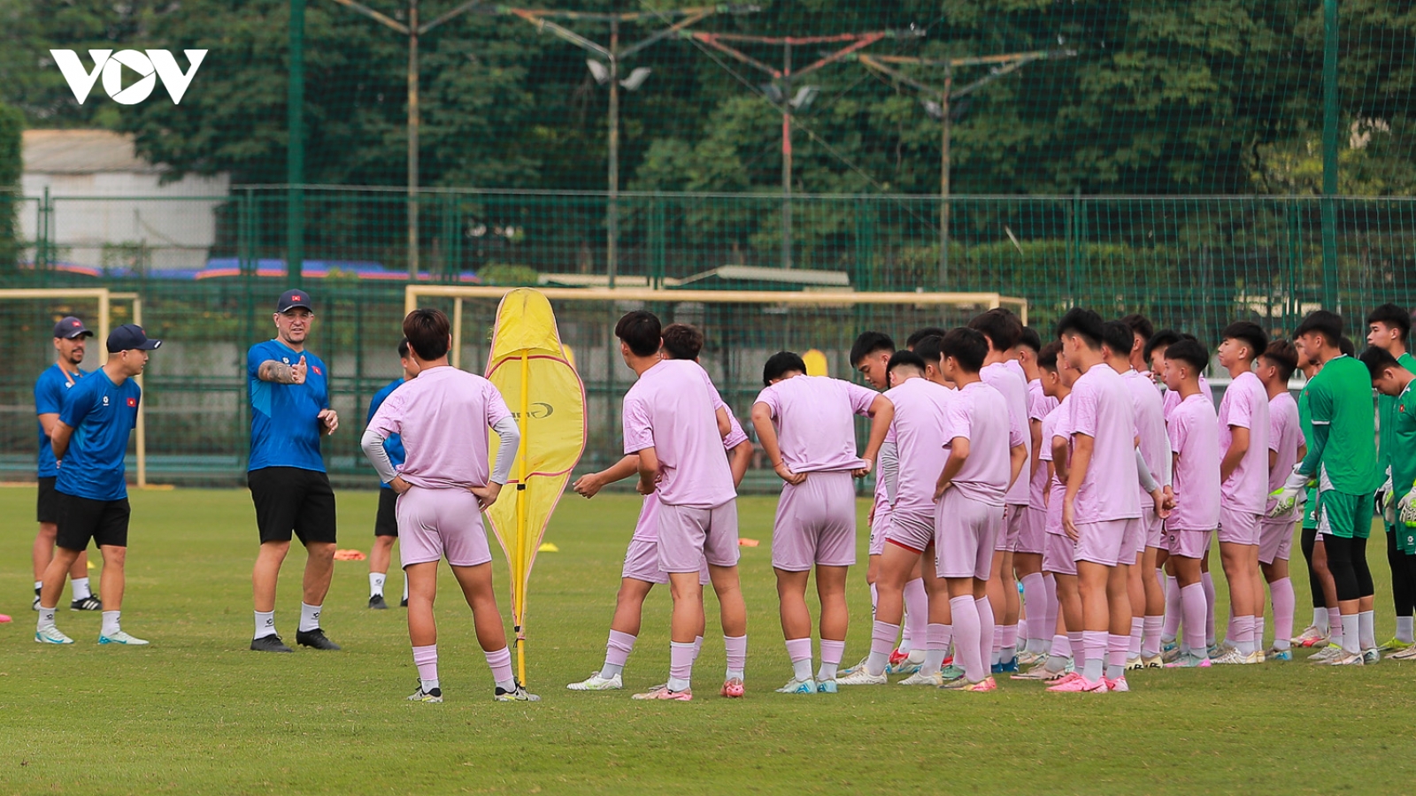 HLV Cristiano Roland công bố danh sách U17 Việt Nam chuẩn bị đá giải châu Á
