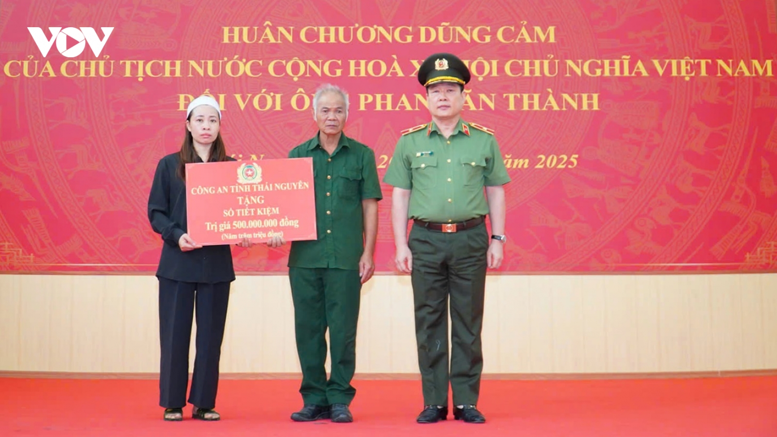 “Vì dân quên mình” - Người hùng cứu 3 cháu nhỏ được truy tặng Huân chương Dũng cảm