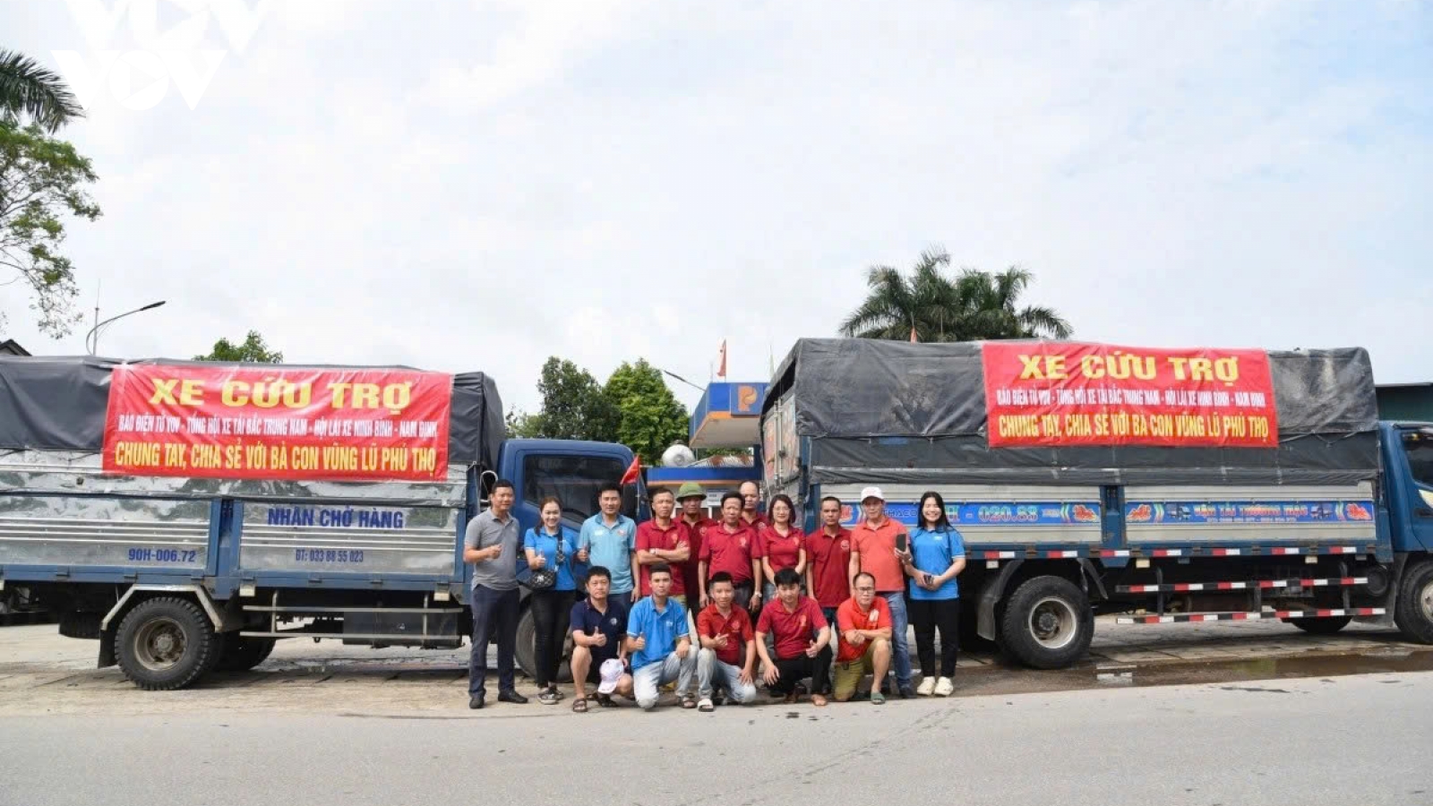 Lái xe cần biết điều kiện để xe chở hàng cứu trợ bão lũ được miễn phí đường bộ