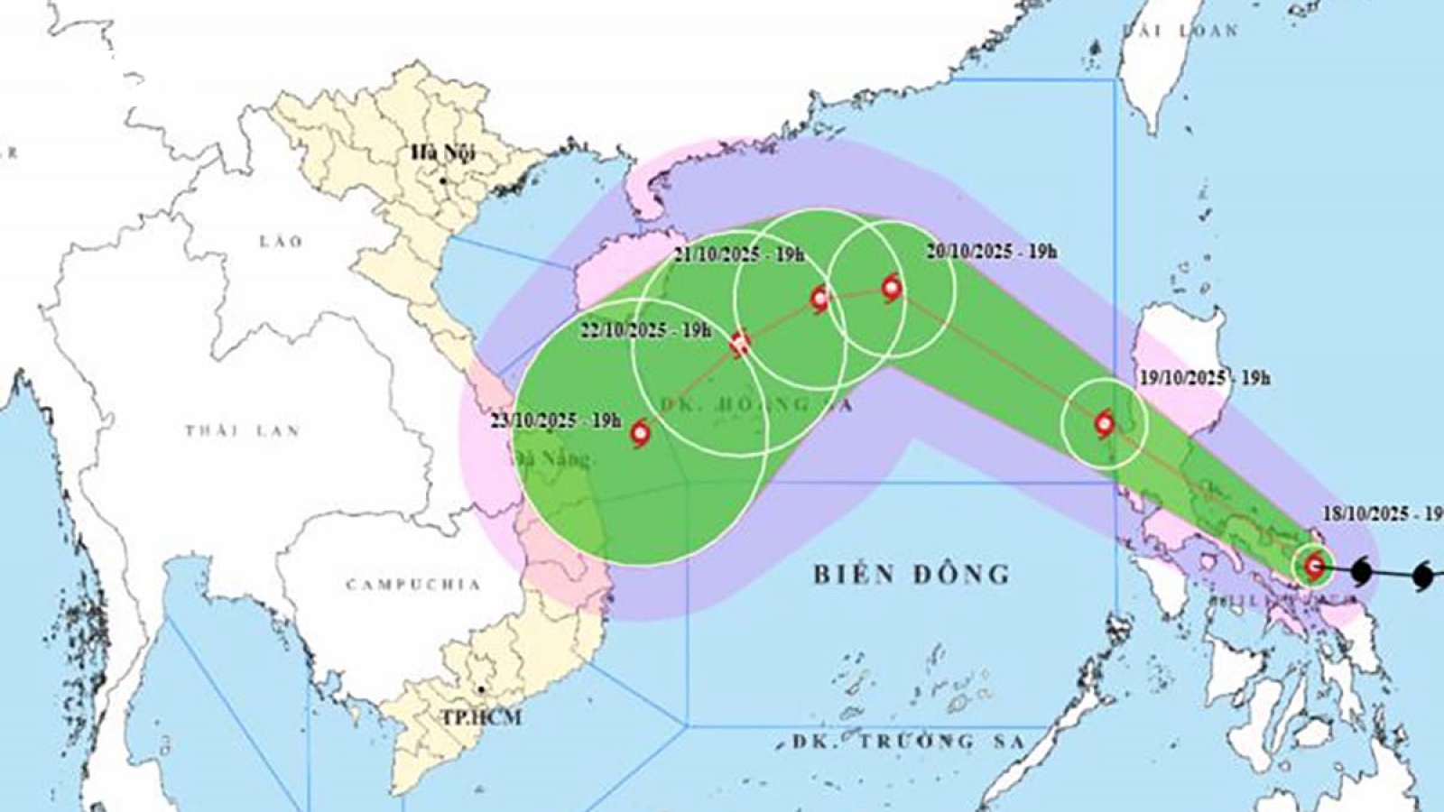 Bão Fengshen di chuyển gần Biển Đông, cảnh báo gió giật cấp 13, sóng cao 2,5–5m
