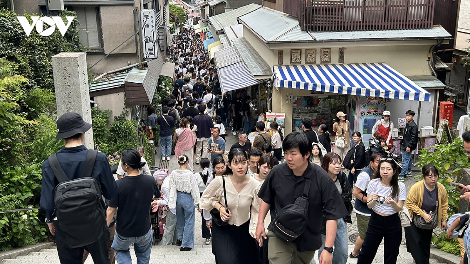 Số du khách quốc tế đến Nhật Bản tiếp tục phá kỷ lục, tình trạng quá tải gia tăng