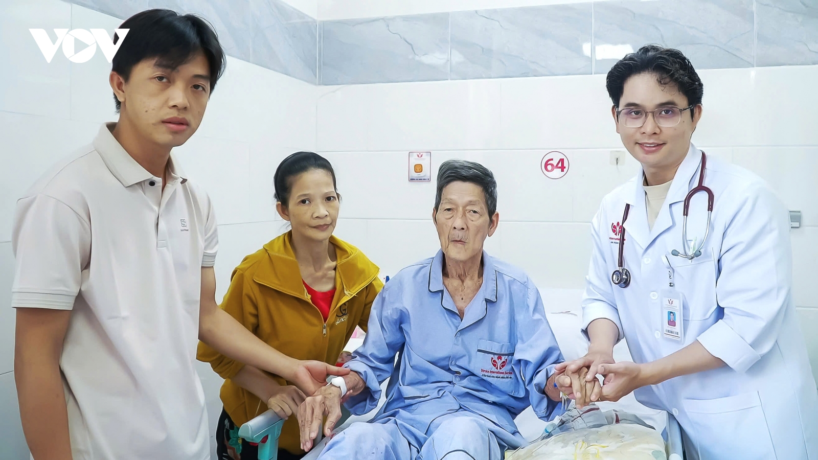 Bệnh nhân U80 được CSGT mở đường cấp cứu đã phục hồi tốt