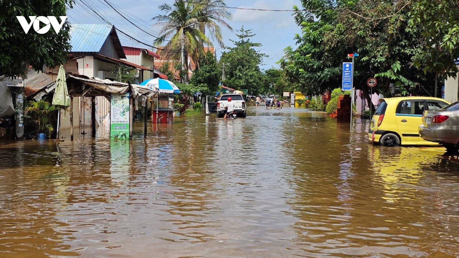 Lũ lụt lan rộng ra 11 tỉnh, Campuchia ra cảnh báo với người dân