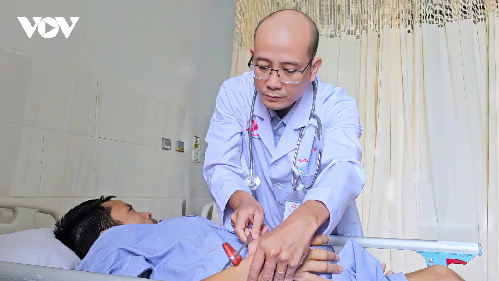 Cứu chữa bệnh nhân bị rò động tĩnh mạch cột sống trên nền gù vẹo nặng