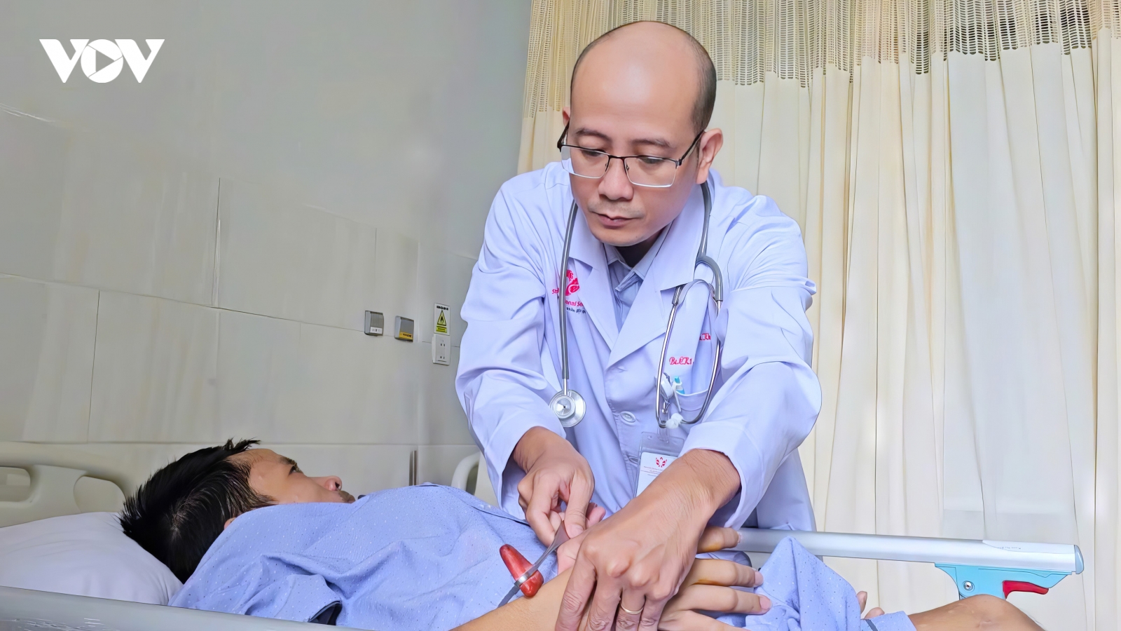 Cứu chữa bệnh nhân bị rò động tĩnh mạch cột sống trên nền gù vẹo nặng