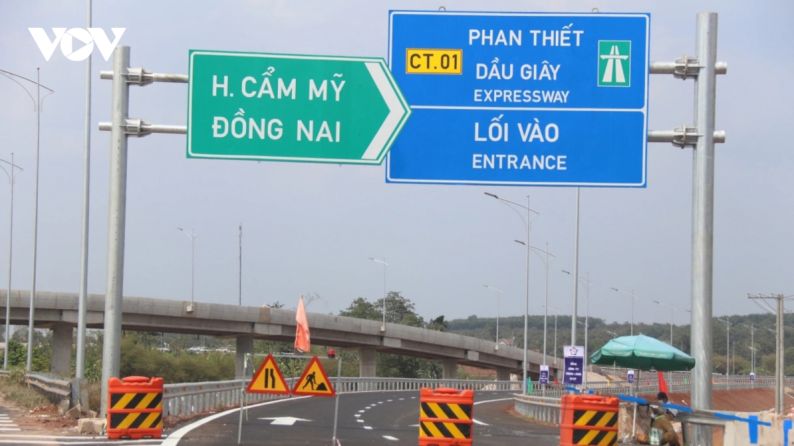 Cấm xe tải, xe khách trên 29 chỗ đi vào làn 1 cao tốc Phan Thiết-Dầu Giây