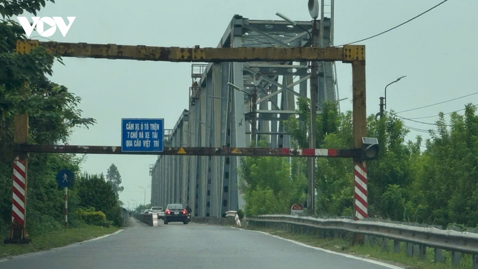 Phú Thọ cấm lưu thông qua cầu sông Lô thuộc địa bàn xã Đoan Hùng