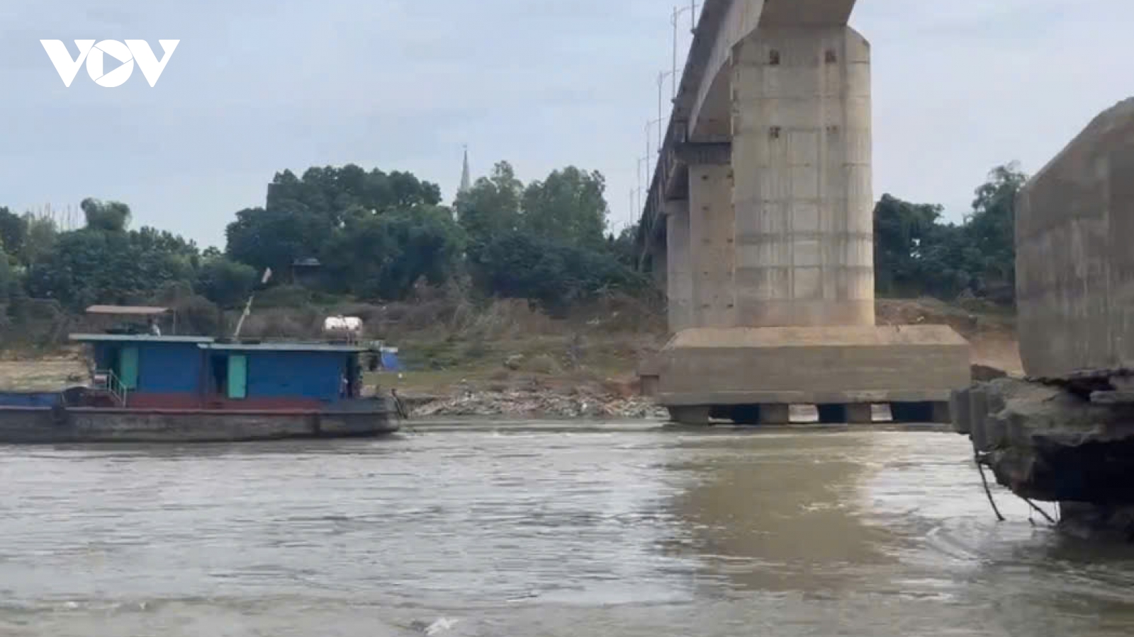 Cận cảnh mố trụ cầu sông Lô ở Phú Thọ trơ cốt thép sau 10 năm sử dụng