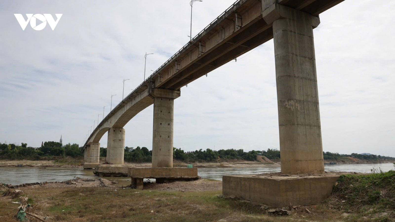 Phú Thọ yêu cầu khẩn trương khắc phục sự cố hư hỏng cầu sông Lô