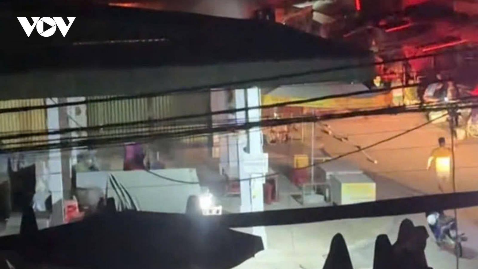 Cháy chợ Bình Hàng Tây ở Đồng Tháp, 9 ki ốt bị thiêu rụi