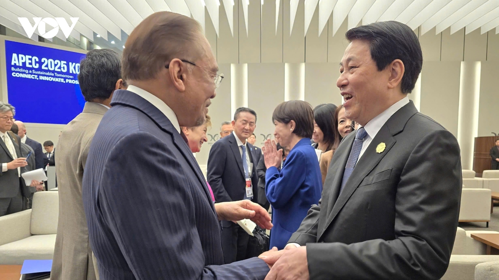 Chủ tịch nước Lương Cường gặp các lãnh đạo APEC