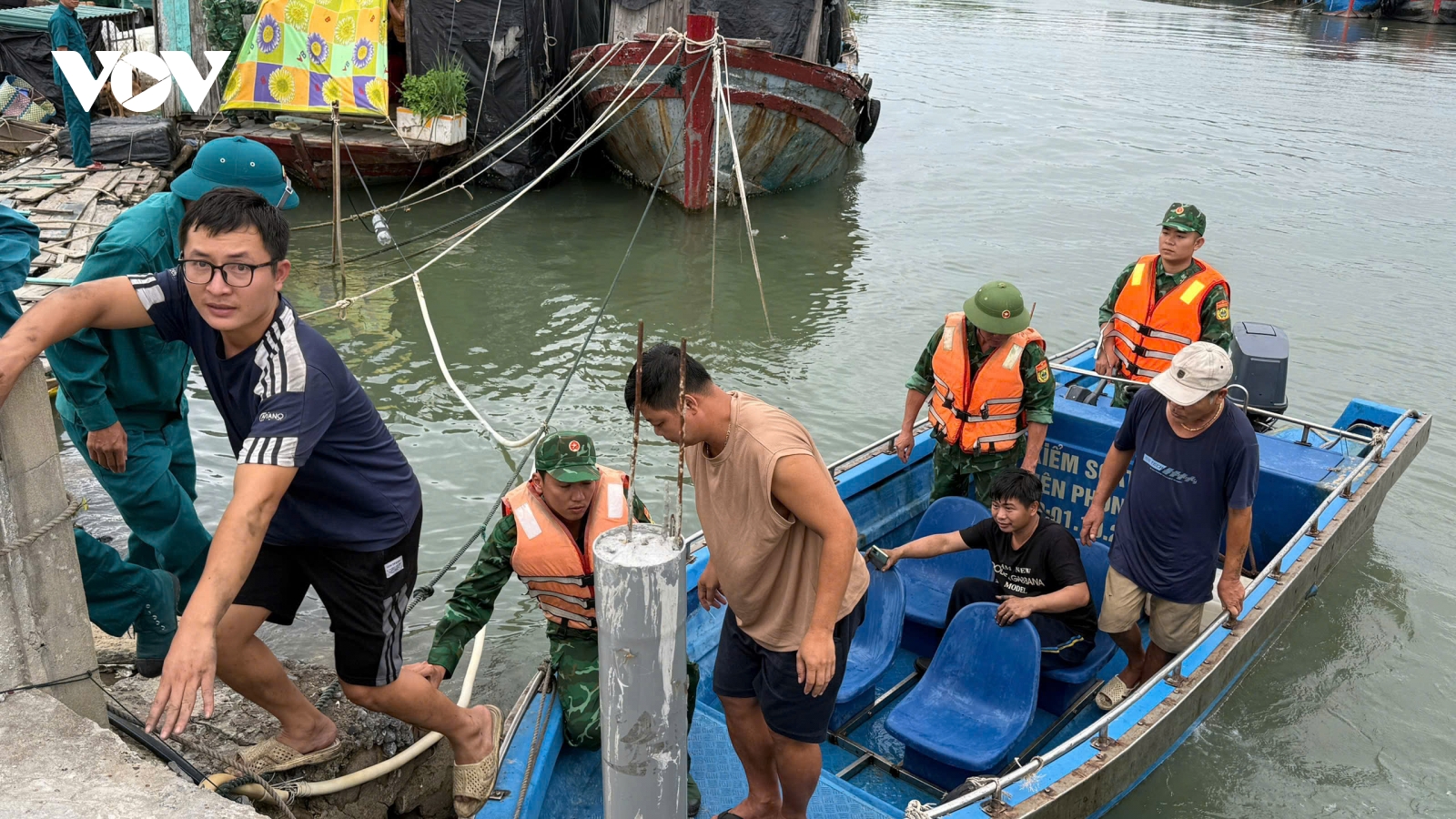 Quảng Ninh sơ tán hàng nghìn người đến nơi an toàn tránh bão số 11