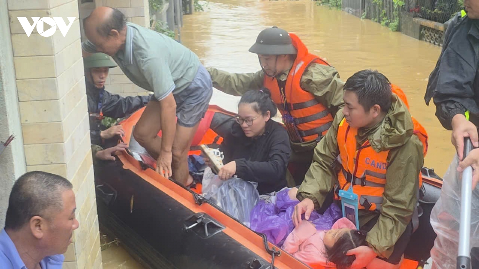 Phó Thủ tướng Trần Hồng Hà ghi nhận công tác ứng phó lũ lụt ở Huế