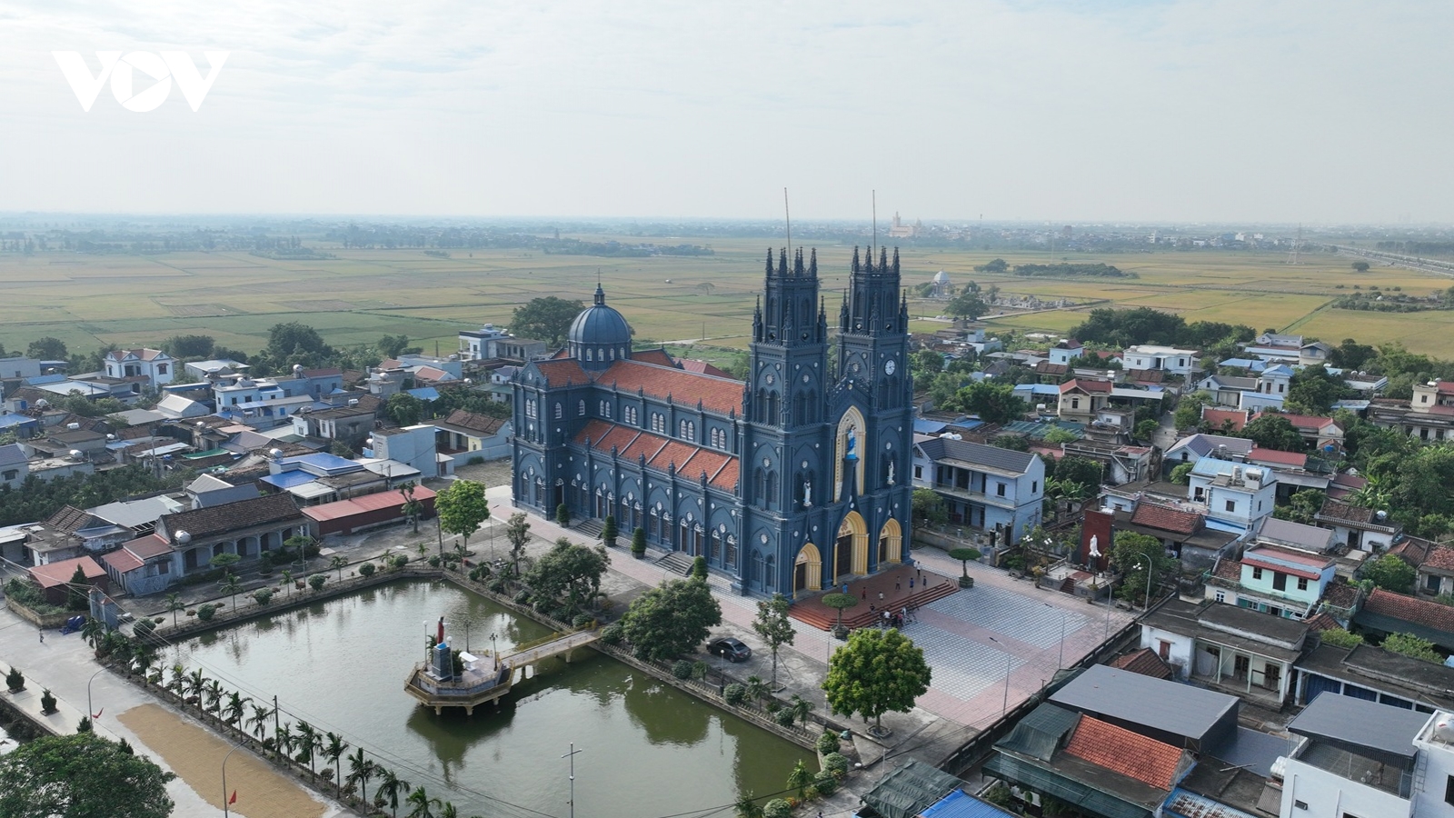 Thăm ngôi thánh đường Giáo xứ Hồng Quang