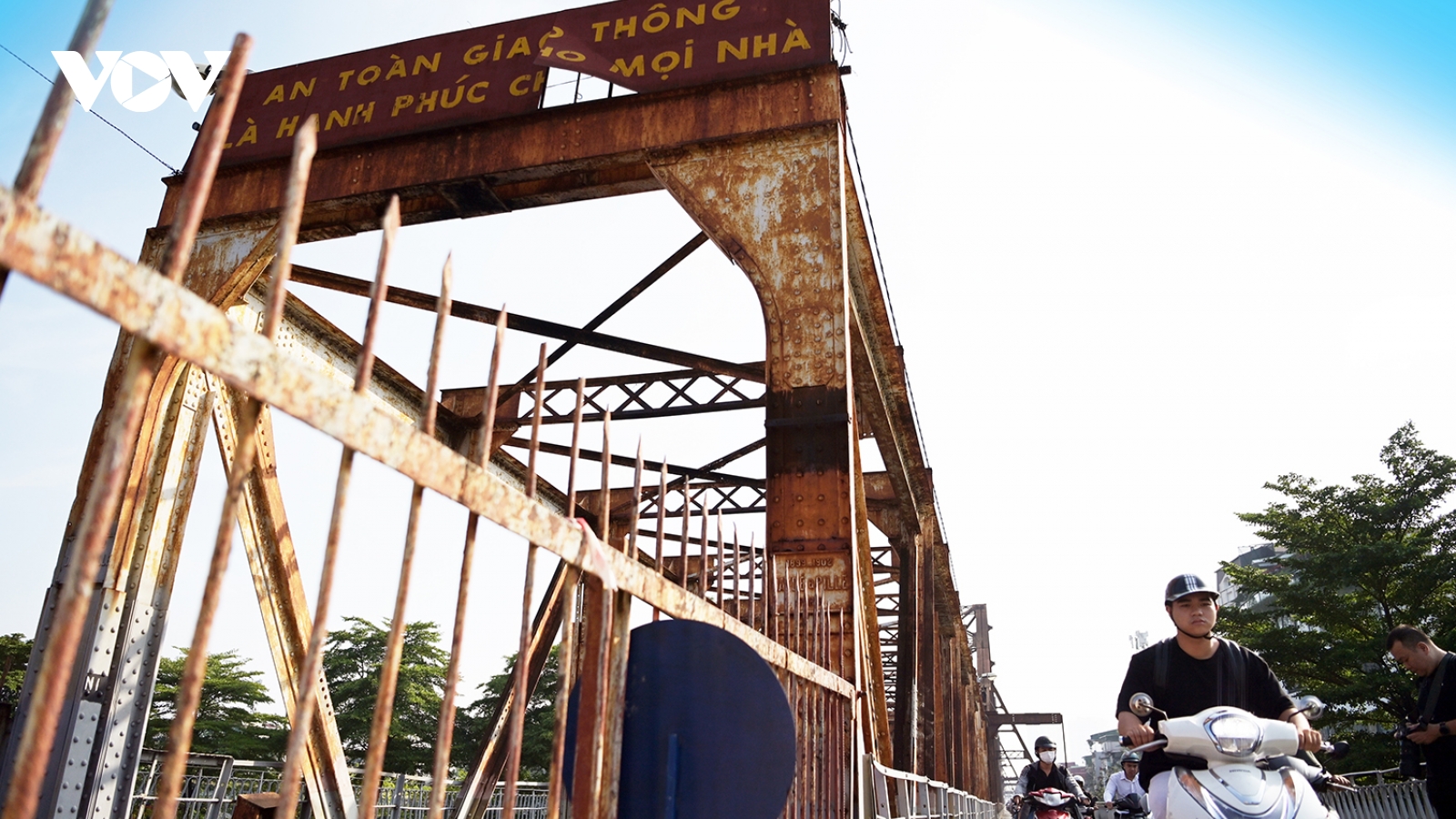 Lịch sử và hiện tại giao hòa trong niềm tự hào dân tộc