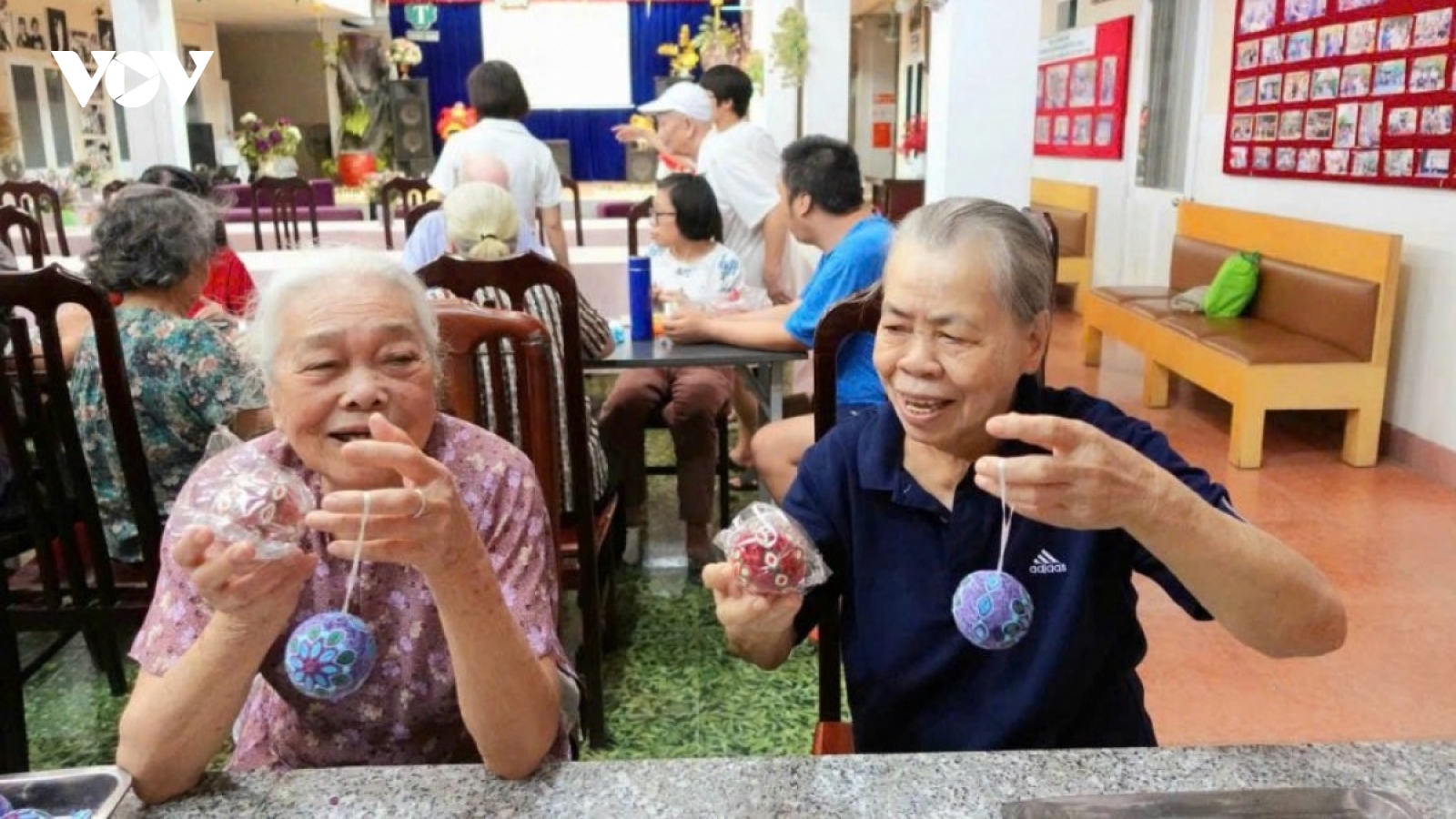 Đưa người già vào viện dưỡng lão: Từ “bất hiếu” đến “tất yếu”