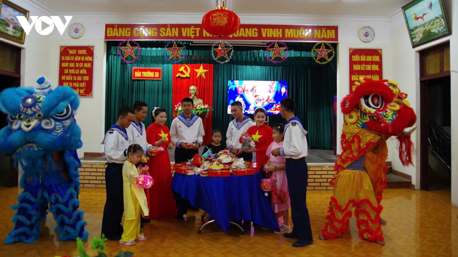 Trung thu ấm áp ở Đặc khu Trường Sa