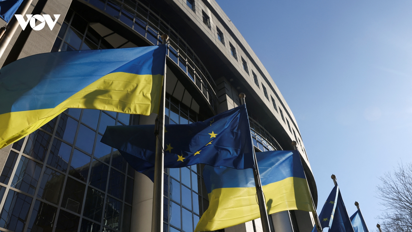 EU hỗ trợ tài chính cho Ukraine nhưng tạm hoãn sử dụng tài sản Nga bị đóng băng